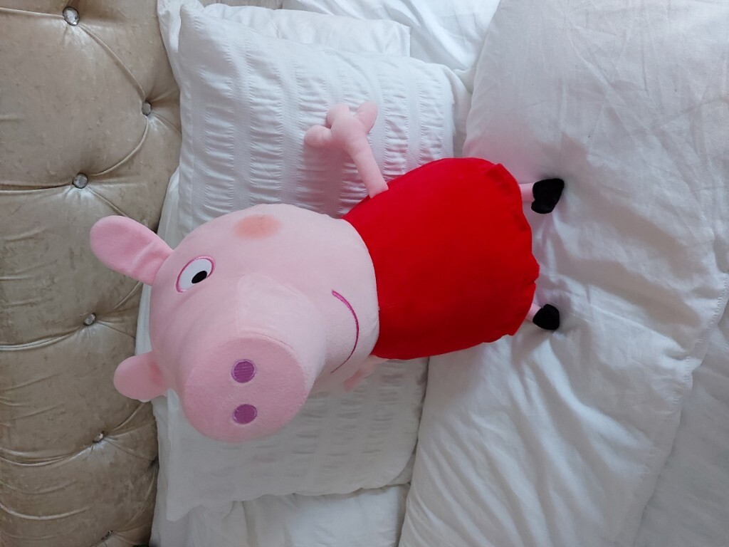 large talking peppa pig
